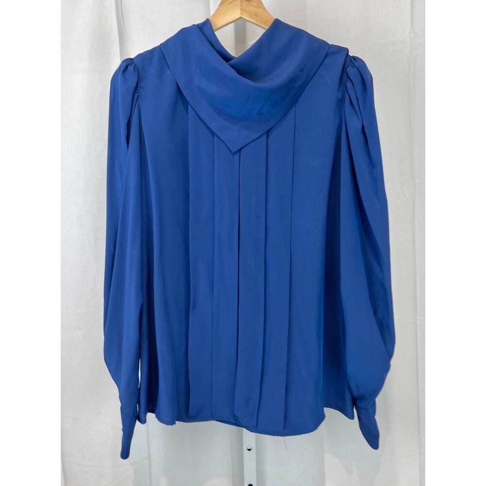 REGINA PORTER Vintage Pleated Tie Neck Blouse Button Up Long Sleeve Blue Size 12